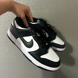 NIKE PANDA DUNKS